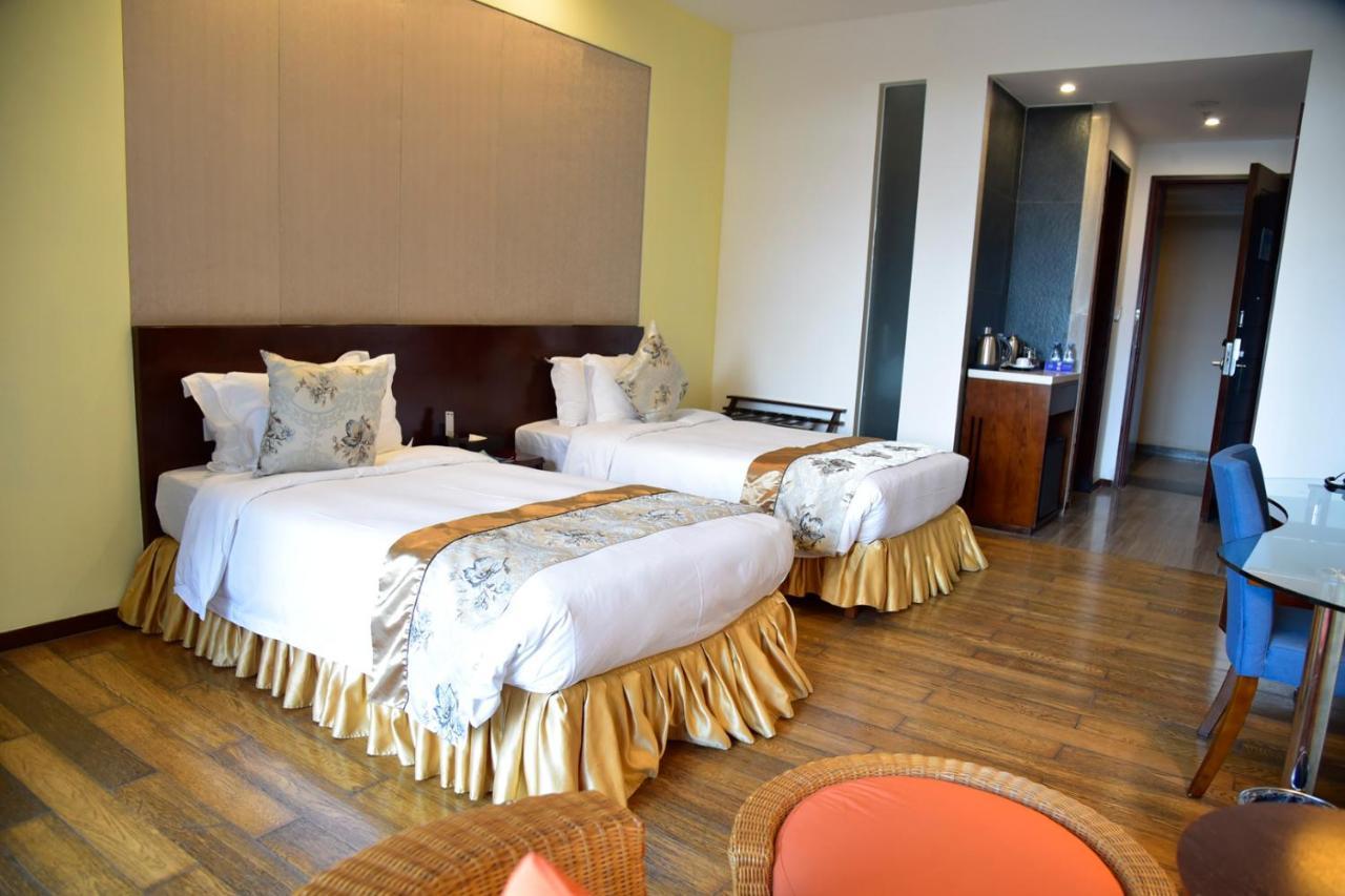 Serenity Marina Hotel Sanya Extérieur photo