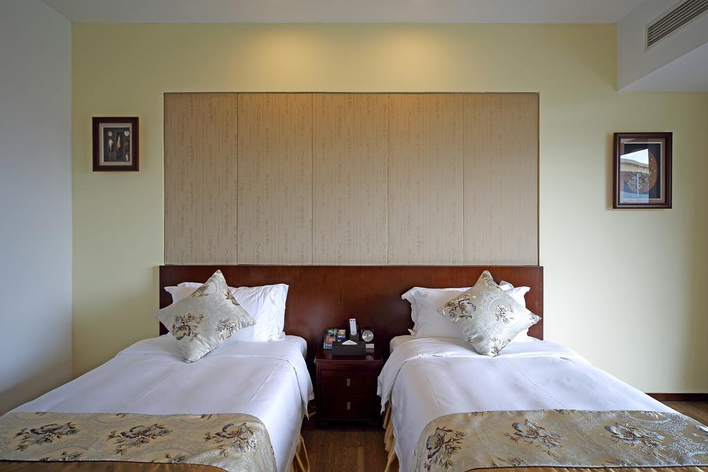 Serenity Marina Hotel Sanya Extérieur photo